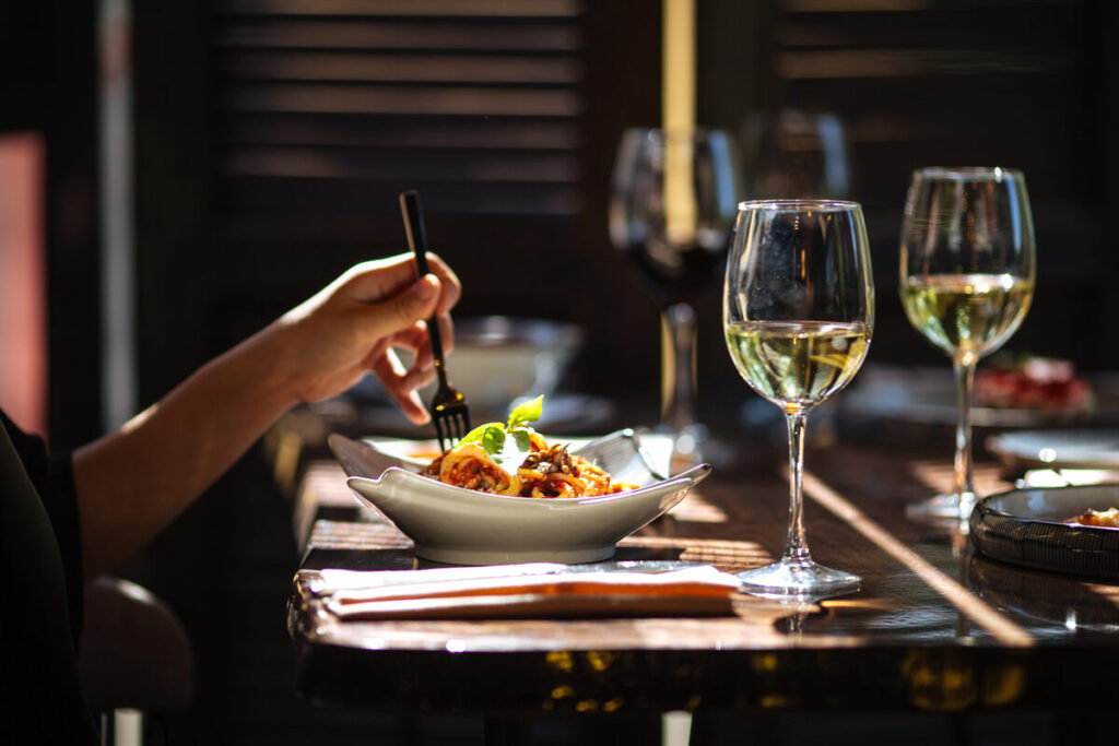 Savor the Flavors: Exploring the Best Dining and Food Scene in Bradford Downs, Archdale